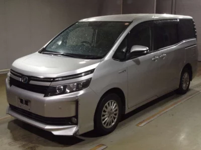 Toyota VOXY  с аукциона в Японии