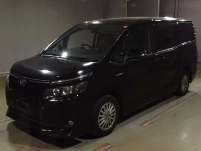 Toyota VOXY  с аукциона в Японии