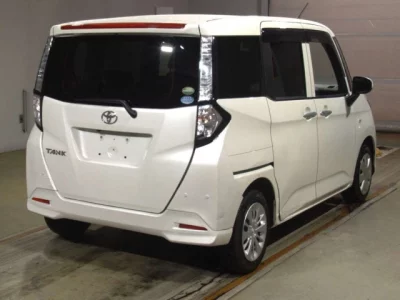 Toyota TANK