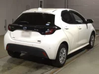 Toyota YARIS лот № 50051 оценка 4  с аукциона в Японии 1