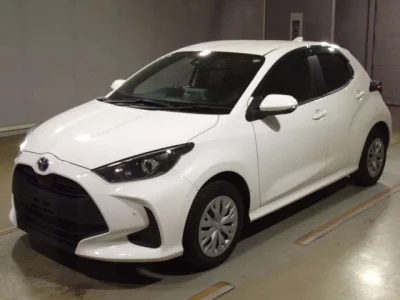 Toyota YARIS  с аукциона в Японии