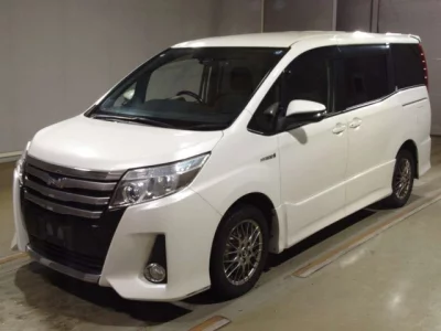Toyota NOAH  с аукциона в Японии