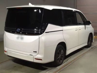 Toyota VOXY  с аукциона в Японии