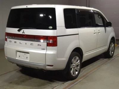 Mitsubishi DELICA D5