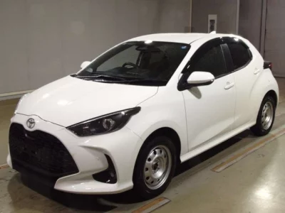 Toyota YARIS  с аукциона в Японии
