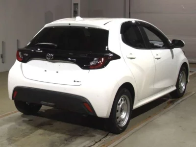 Toyota YARIS  с аукциона в Японии