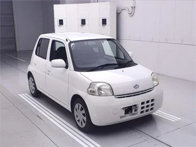 Daihatsu Esse