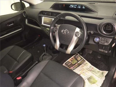 Toyota AQUA  с аукциона в Японии