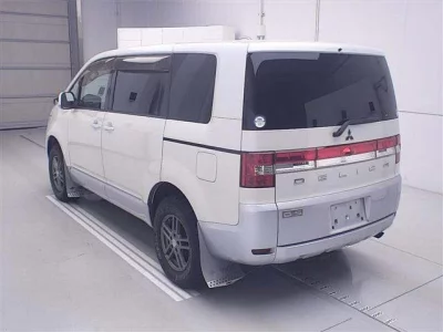 Mitsubishi DELICA D5