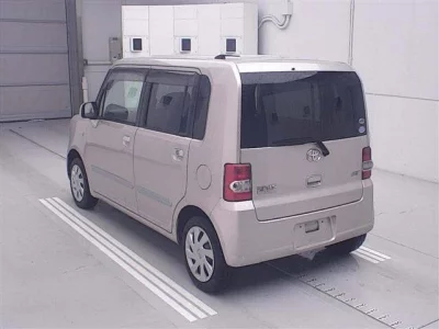Toyota PIXIS SPACE