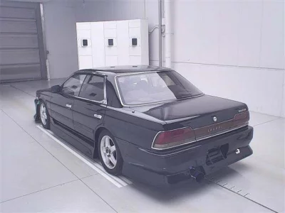 Nissan LAUREL