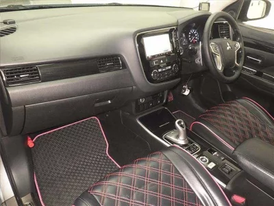 Mitsubishi OUTLANDER PHEV