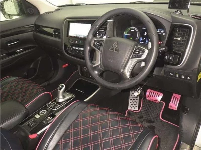 Mitsubishi OUTLANDER PHEV