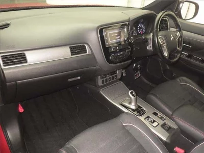 Mitsubishi OUTLANDER PHEV