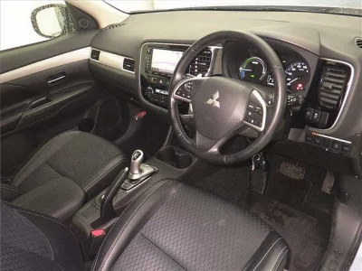Mitsubishi OUTLANDER PHEV