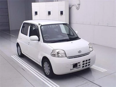 Daihatsu Esse