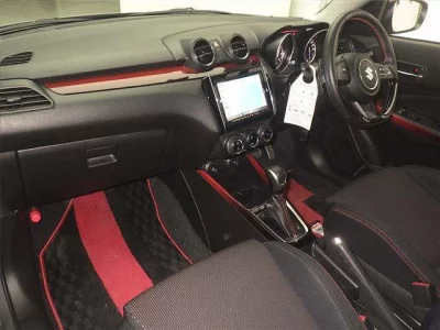 Suzuki SWIFT  с аукциона в Японии