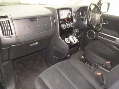 Mitsubishi DELICA D5