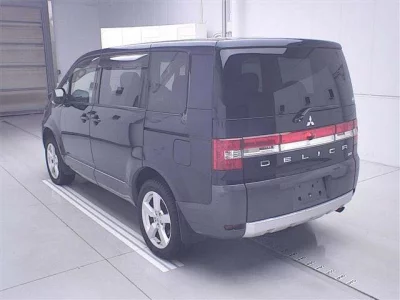 Mitsubishi DELICA D5