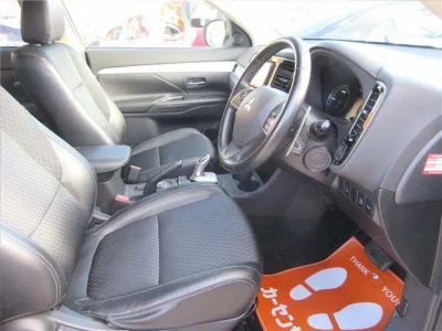 Mitsubishi OUTLANDER PHEV