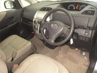 Toyota RACTIS  с аукциона в Японии