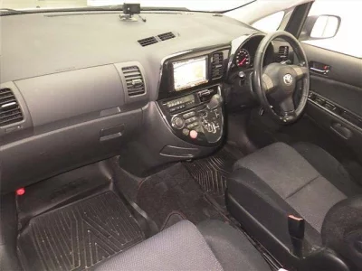 Toyota WISH  с аукциона в Японии