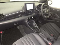 Toyota YARIS лот № 8405 оценка 4  с аукциона в Японии 3