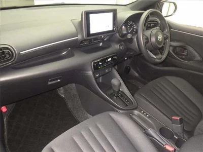 Toyota YARIS  с аукциона в Японии