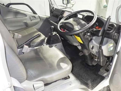 Toyota DYNA  с аукциона в Японии