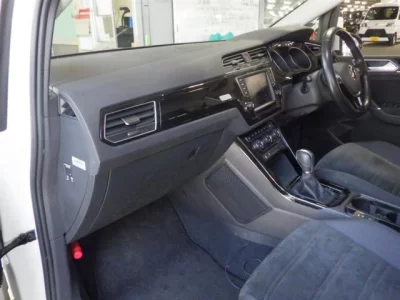 Volkswagen GOLF TOURAN