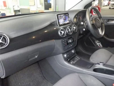 Mercedes-Benz B CLASS