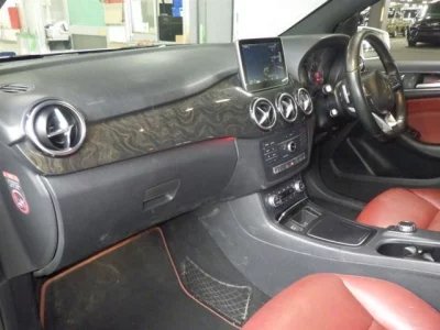 Mercedes-Benz B CLASS