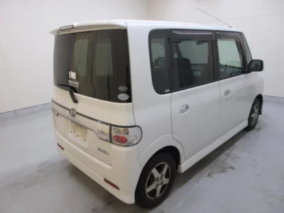 Daihatsu TANTO  с аукциона в Японии
