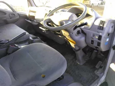 Toyota DYNA  с аукциона в Японии