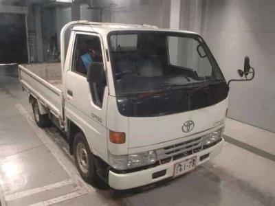 Toyota DYNA  с аукциона в Японии