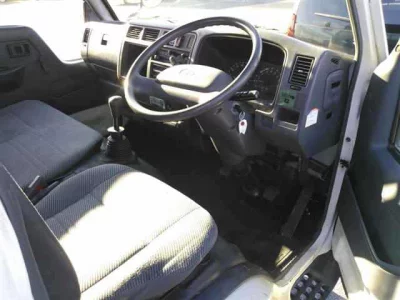 Toyota DYNA  с аукциона в Японии