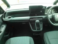 Toyota NOAH лот № 8162 оценка R  с аукциона в Японии 6