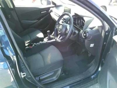 Mazda DEMIO  с аукциона в Японии