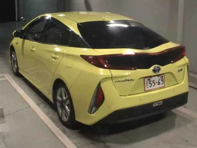 Toyota Prius PHV