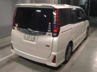 Toyota NOAH лот № 8033 оценка 3.5  с аукциона в Японии 4