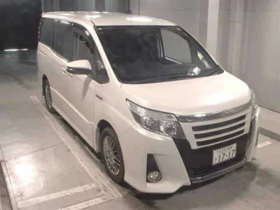 Toyota NOAH  с аукциона в Японии