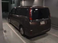 Toyota NOAH лот № 8444 оценка R  с аукциона в Японии 1