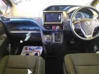 Toyota NOAH лот № 8444 оценка R  с аукциона в Японии 7