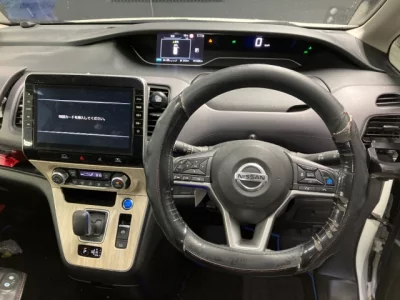 Nissan SERENA  с аукциона в Японии