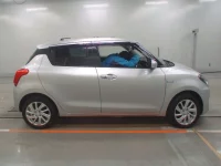 Suzuki SWIFT лот № 90020 оценка RA  с аукциона в Японии 2