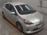 Toyota AQUA лот № 30011 оценка 4  с аукциона в Японии 4