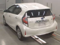 Toyota AQUA лот № 30068 оценка 3.5  с аукциона в Японии 5