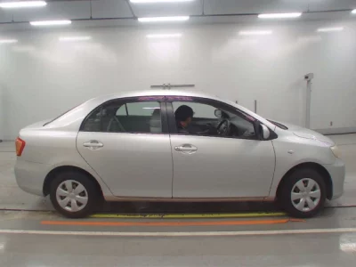 Toyota COROLLA AXIO  с аукциона в Японии