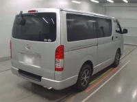 Toyota HIACE VAN лот № 30053 оценка 3.5  с аукциона в Японии 1