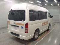 Toyota HIACE VAN лот № 30096 оценка 3  с аукциона в Японии 1